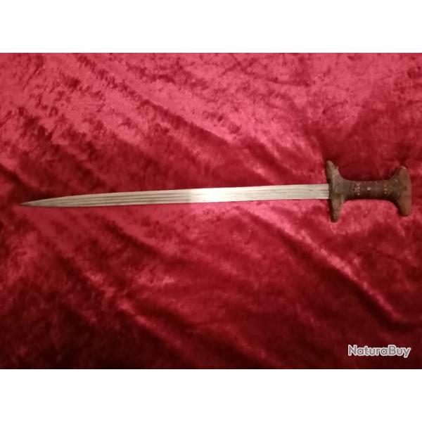 POIGNARD DJIBOULA 19eme Perles de Corail et Corne  Grand Luxe PIECE UNIQUE  BAISSE DE PRIX A SAISIR