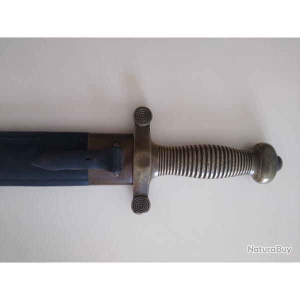 Glaive infanterie Mle 1831 avec fourreau en tr�s bon �tat.