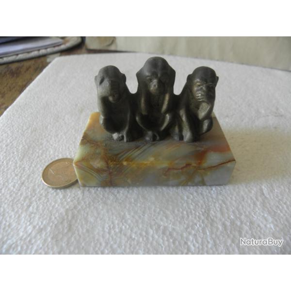antique onyx et bronze, trois singes sages, n'entends pas, ne vois pas, ne dis pas