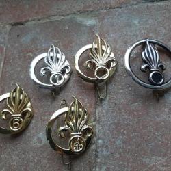 Lot de 5 insignes de b&eacute;ret de la L&eacute;gion Etrang&egrave;re superbe &eacute;tat. Petite collection.