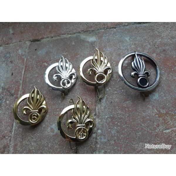 Lot de 5 insignes de b�ret de la L�gion Etrang�re superbe �tat. Petite collection.