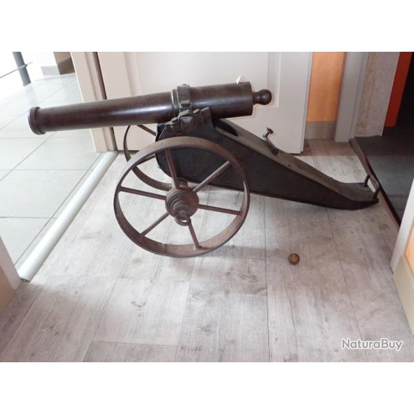 Canon d'artillerie, de forteresse. Longueur : 1 m�tre environ !