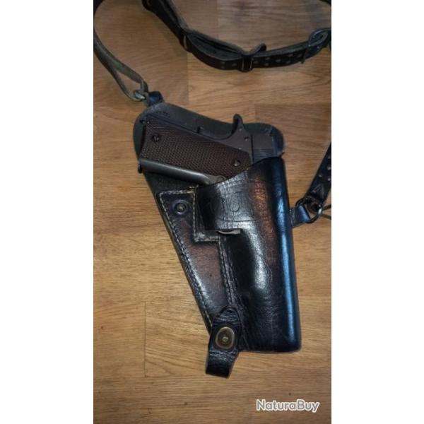 Holster d'�paule pour Colt 1911 modele M3. en cuir noir. Bonne qualit�