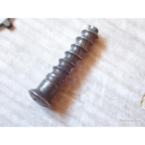 Vis � bois pour fusil Vetterli ou Peabody. Longueur : 28 mm environ
