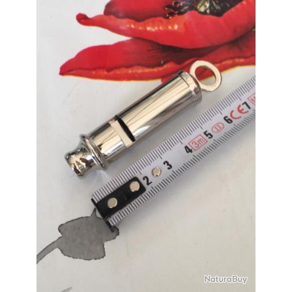 Sifflet scout deux tons en m�tal chrom�