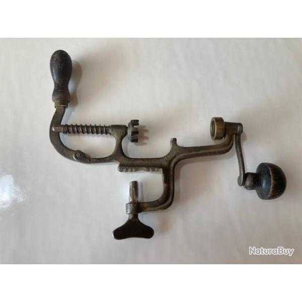 SERTISSEUR CAL 14   N� 67