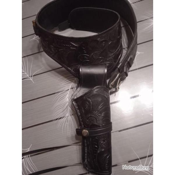 Holster western en cuir noir avec d�coration