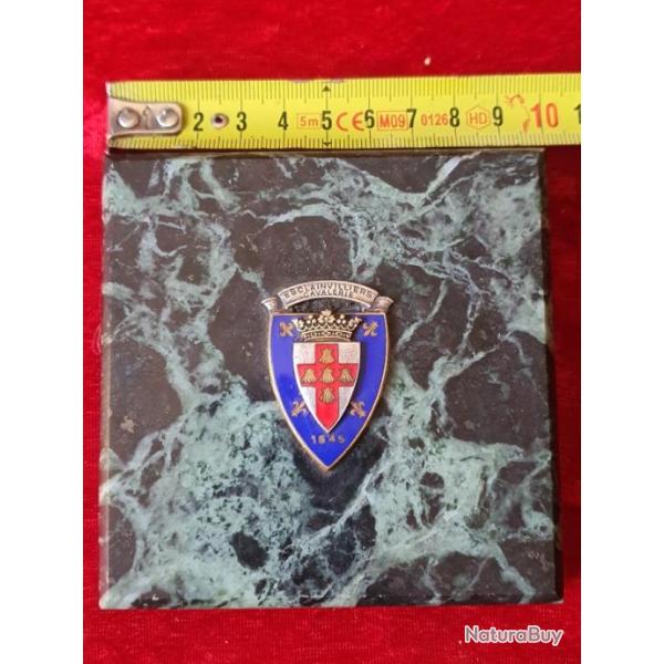 Insigne 3 �me r�giment de cuirassiers sur socle marbre