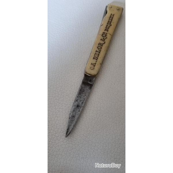 Rare petit couteau ancien � gravit� vers 1900