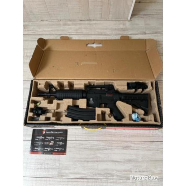 Airsoft M4 lancer tactical,pouvant �galement �tre utilis� en Deco, diorama, mannequin.