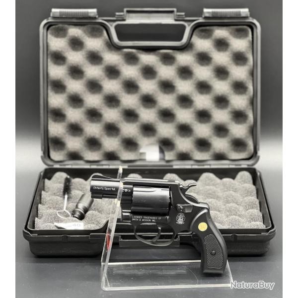 Revolver Smith & Wesson "Chiefs sp�cial" calibre 9mm RK (Balles � blanc)