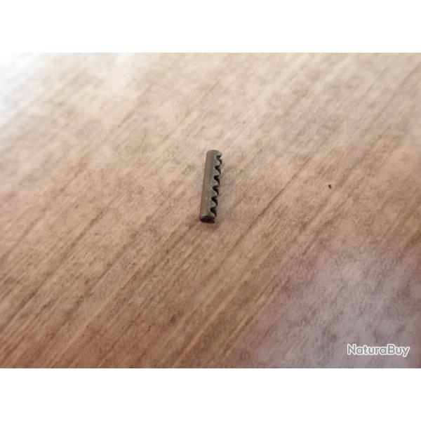 Axe, goupille pour arme. L : 9,8 mm. � 2,2 mm