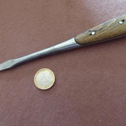 Petit tournevis &agrave;  frappe manche bois rivets  ,   panne de 6 mm