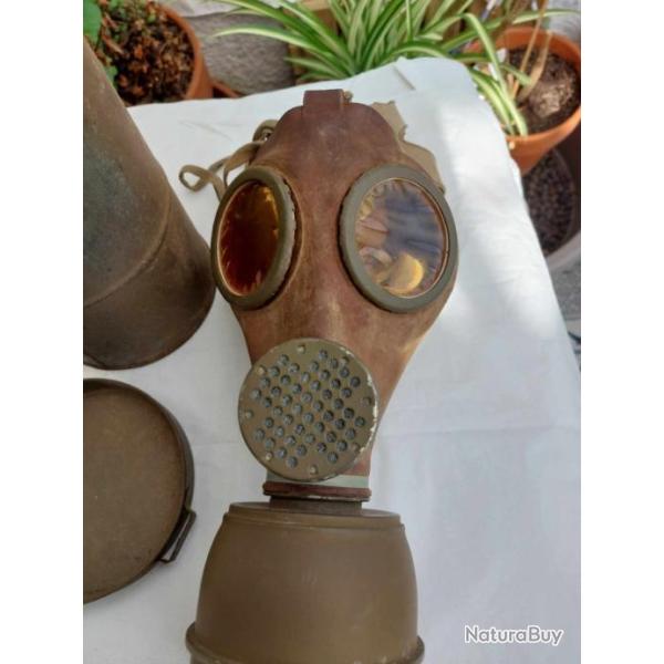 Masque � gaz d�fense passive avec cartouche 1935 et marquages