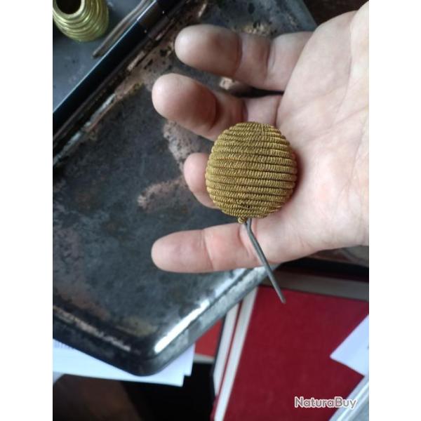 Pompon de shako dor�. N3