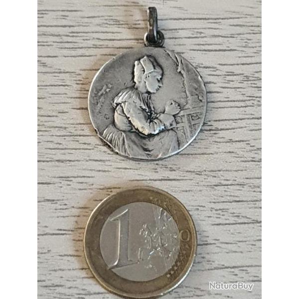 Petite m�daille �  identifier
