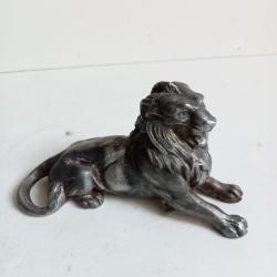 statuette ancienne lion en r&eacute;gule hauteur 7 cm longueur 11 cm, 130 gr