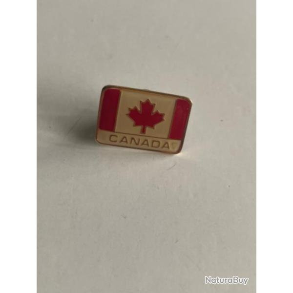 Rare pin's Canada Am�rique du Nord vintage rouge �maill�.