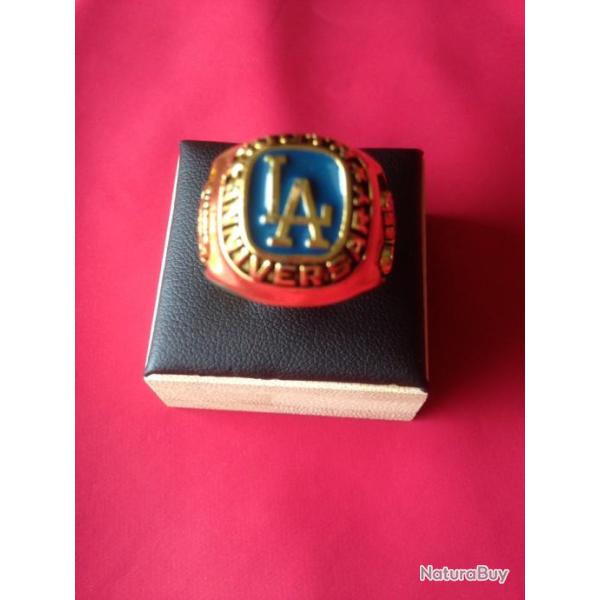 Bague Chevali�re US LOS ANGELES DODGERS 100 �me Anniversaire  Plaqu� Or Taille 7 us ou 55 Fr