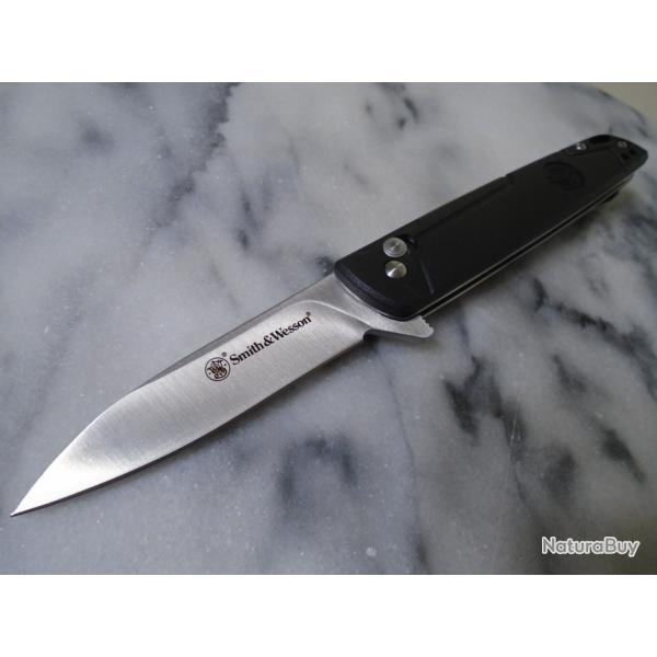 Couteau Smith&Wesson 24/7 Crossbar Lock Lame Acier 7Cr17MoV Manche Polymer IKBS Clip SW1205908