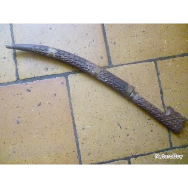 Flissa , couteau , poignard berb�re alg�rien , manche et fourreau en bois , lame acier d�cor�e
