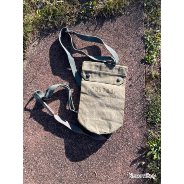 Sacoche de masque � gaz de l'arm�e suisse