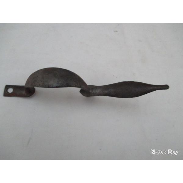 piece d�tach�e -  pontet  en fer pour  fusil  a silex   civil ou autre 18 cm
