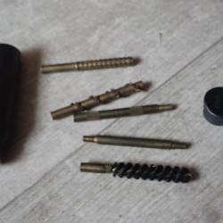 Outil r&eacute;glementaire pour entretien du pistolet calibre 9 para complet. En dotation arm&eacute;e Suisse ERLA