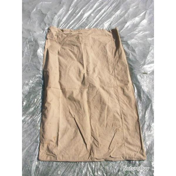 WW2 US SAC MILITAIRE AM�RICAIN A VETEMENTS / LINGES EN TOILE BEIGE 101 CM SUR 75 CM