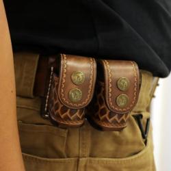 &Eacute;tui universel &agrave; chargeur rapide en cuir Cal 357 - 38 (Speed Loader) (2)