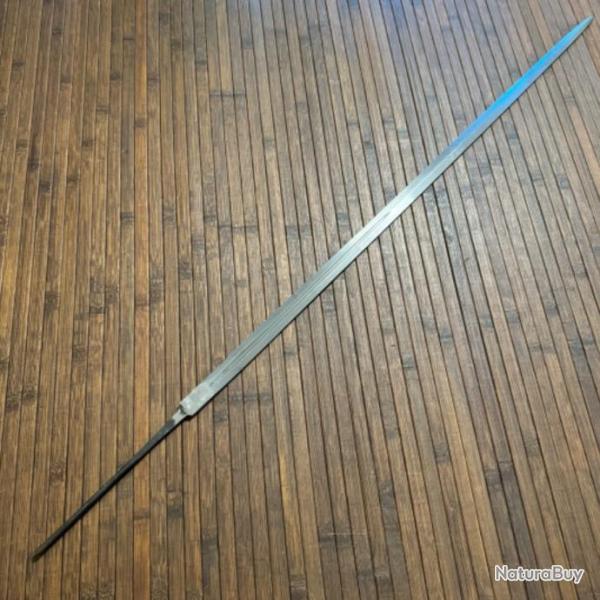LAME DE SABRE / �P�E ACIER TREMP� RESTE 6 LAMES SUR 21