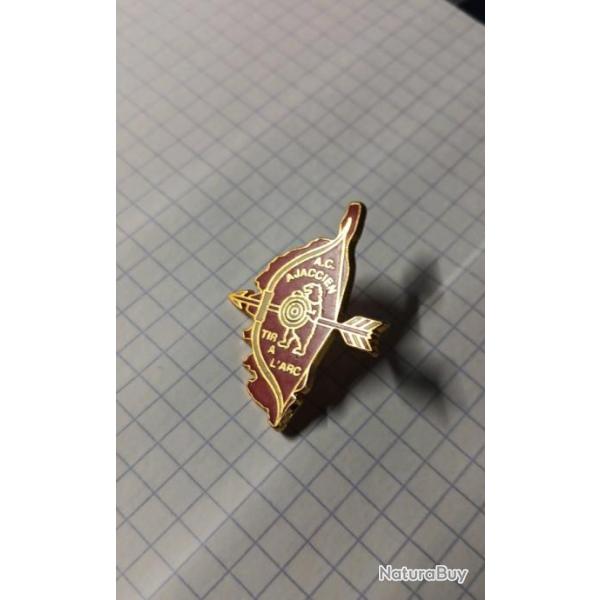 Pin's Tir � l'arc Corse Ajaccio zamac ref 501a