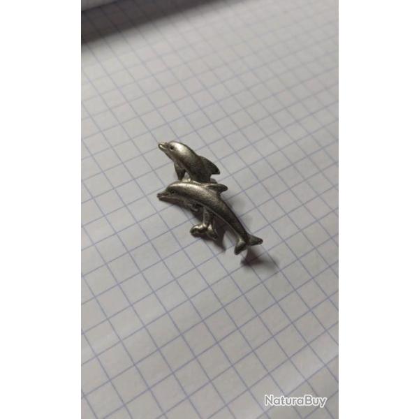 Pin's Dauphin Relief genre �tain ref 657b