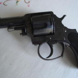 Rare r&eacute;volver The Terrific  calibre 450