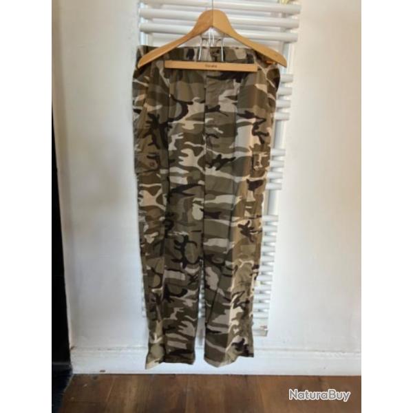 Pantalon camo de chasse D�cathlon comme neuf