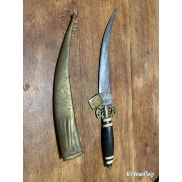 Poignard sabre ou dague arabe