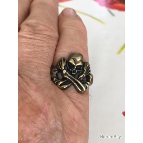 Bague auto d�fense ��catacombe��