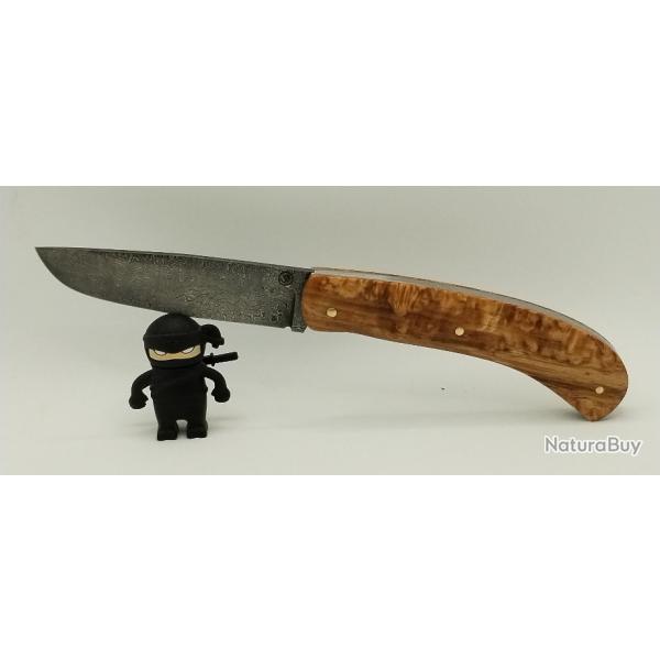 Couteau cran carr� Damas.