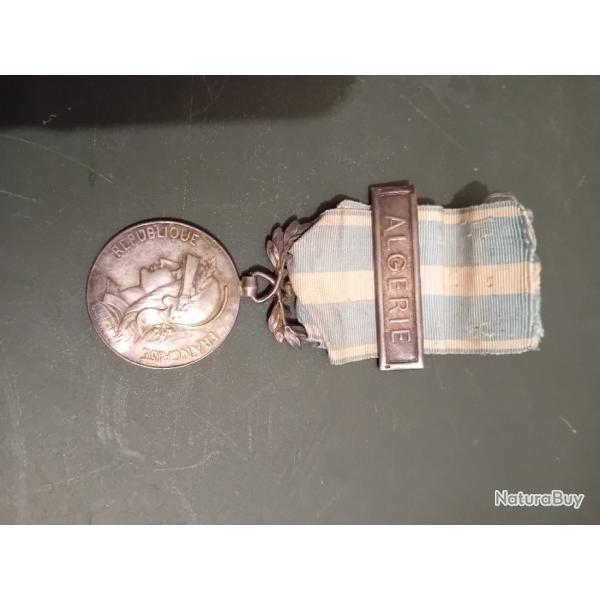 M�daille Coloniale 3 �me r�publique Agraphe Alg�rie en argent.