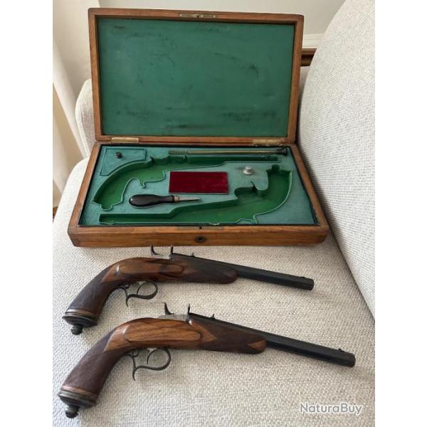 Coffret paire de pistolets de tir un coup, syst�me rolling block, finition de luxe