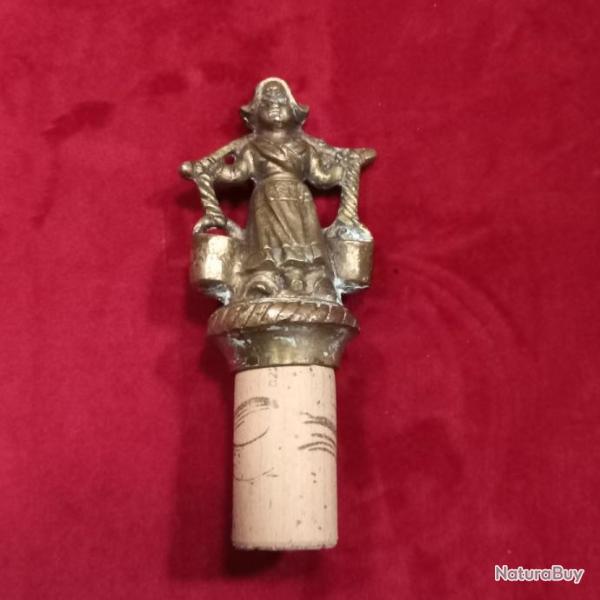 ancien bouchon de collection  pour toutes bouteille au diam�tre d un bouchon de taille standard ...