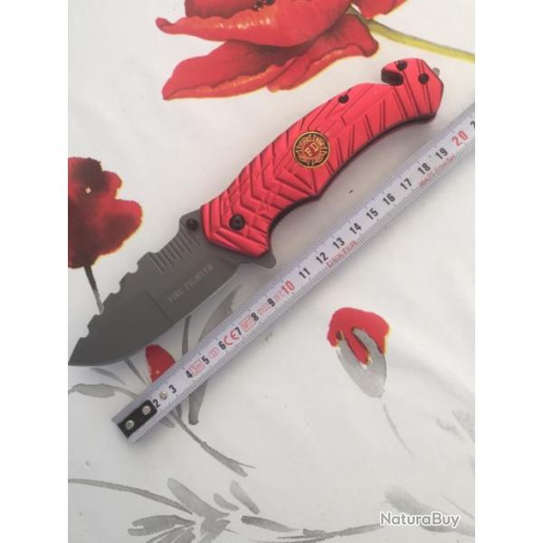 Couteau d'intervention ��pompiers ��premiers secours