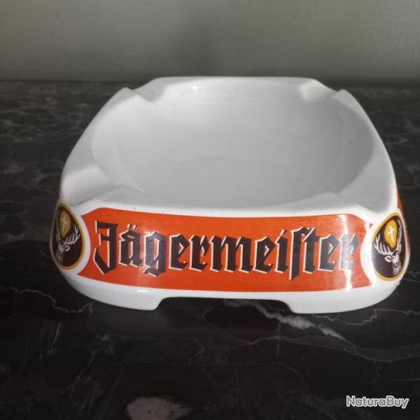 Cendrier  cigare ou cigarettes vintage en porcelaine  JAGERMEISTER