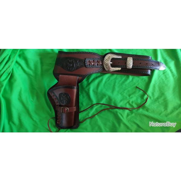 Holster Ceinturon 8 balles factices et �tui