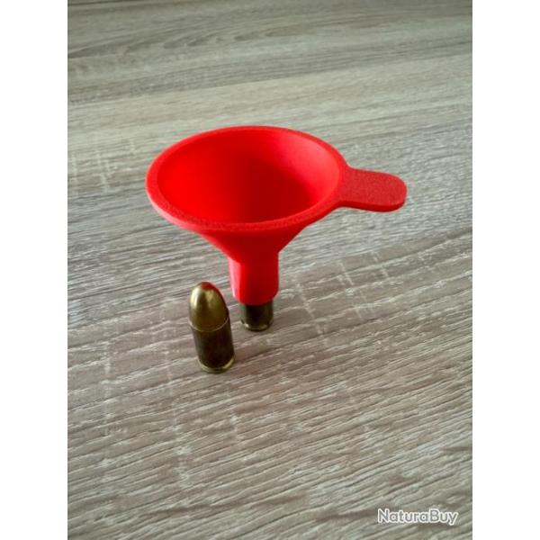 Entonnoir � poudre pour rechargement des munitions / cartouches / douilles de calibre 9mm et 223 rem