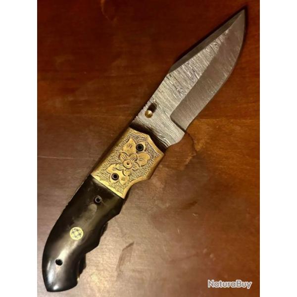 COFFRET DAMAS - Couteau Le classique - Mitre fleur - Corne - Cran de s�ret�