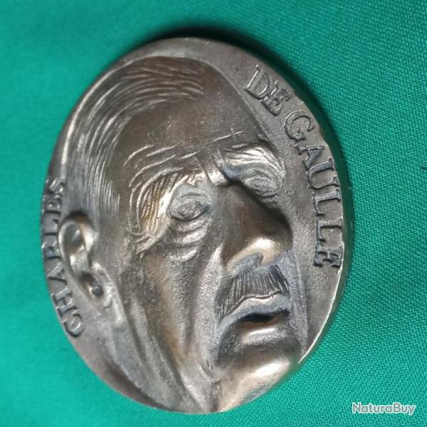 belle m�daille en bronze  " Charles de gaulles "  89 / 100