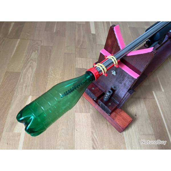 Kit antisalissures de nettoyage � la brosse pour canon carabine ou fusil.