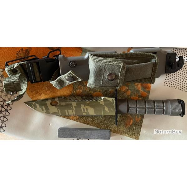 poignard type Kalachnikov