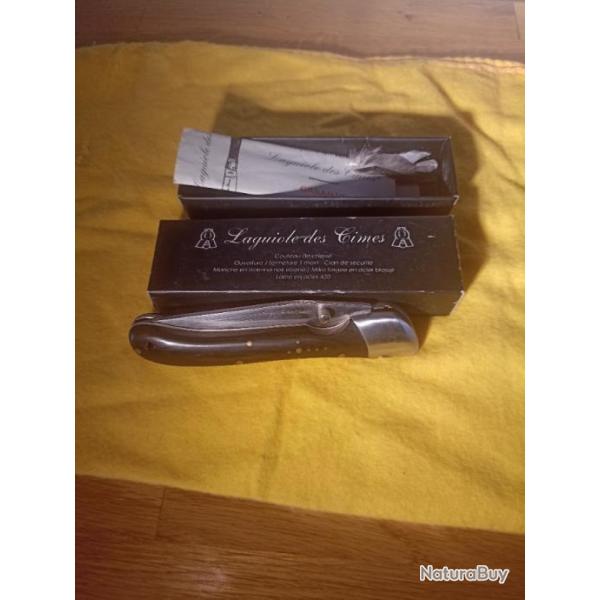 Laguiole pliant de chasse 10 cm, manche en �b�ne noir, abeille soud�e , lame acier 420